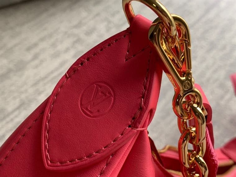 LOUIS VUITTON OVER THE MOON – LW001