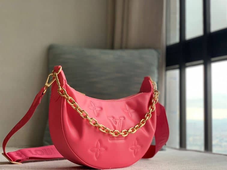 LOUIS VUITTON OVER THE MOON – LW001