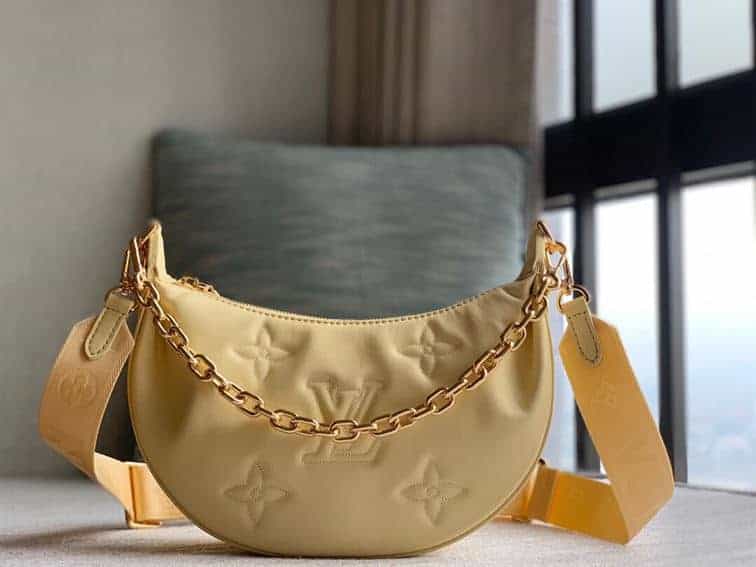 LOUIS VUITTON OVER THE MOON – LW008