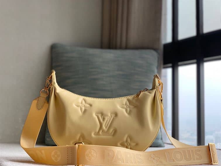 LOUIS VUITTON OVER THE MOON – LW008