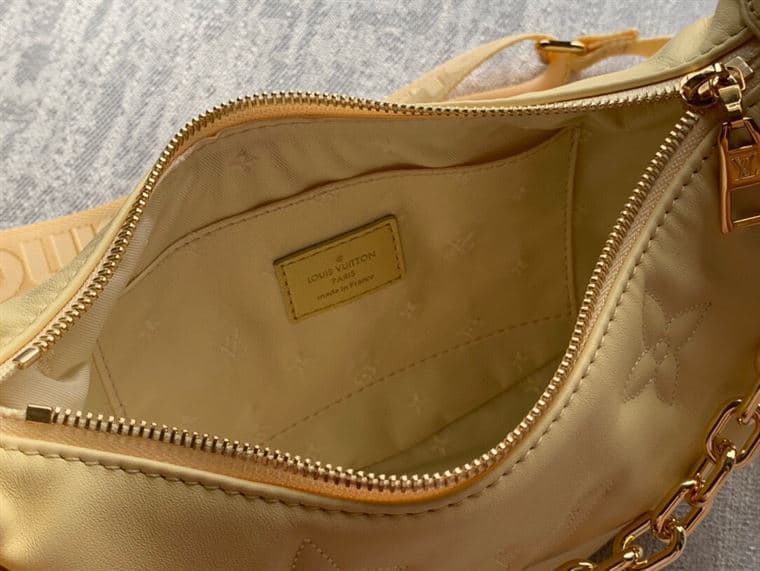 LOUIS VUITTON OVER THE MOON – LW008