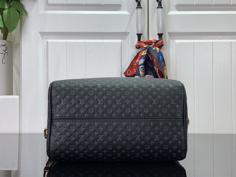 LOUIS VUITTON SPEEDY BANDOULIERE 20 – LW090