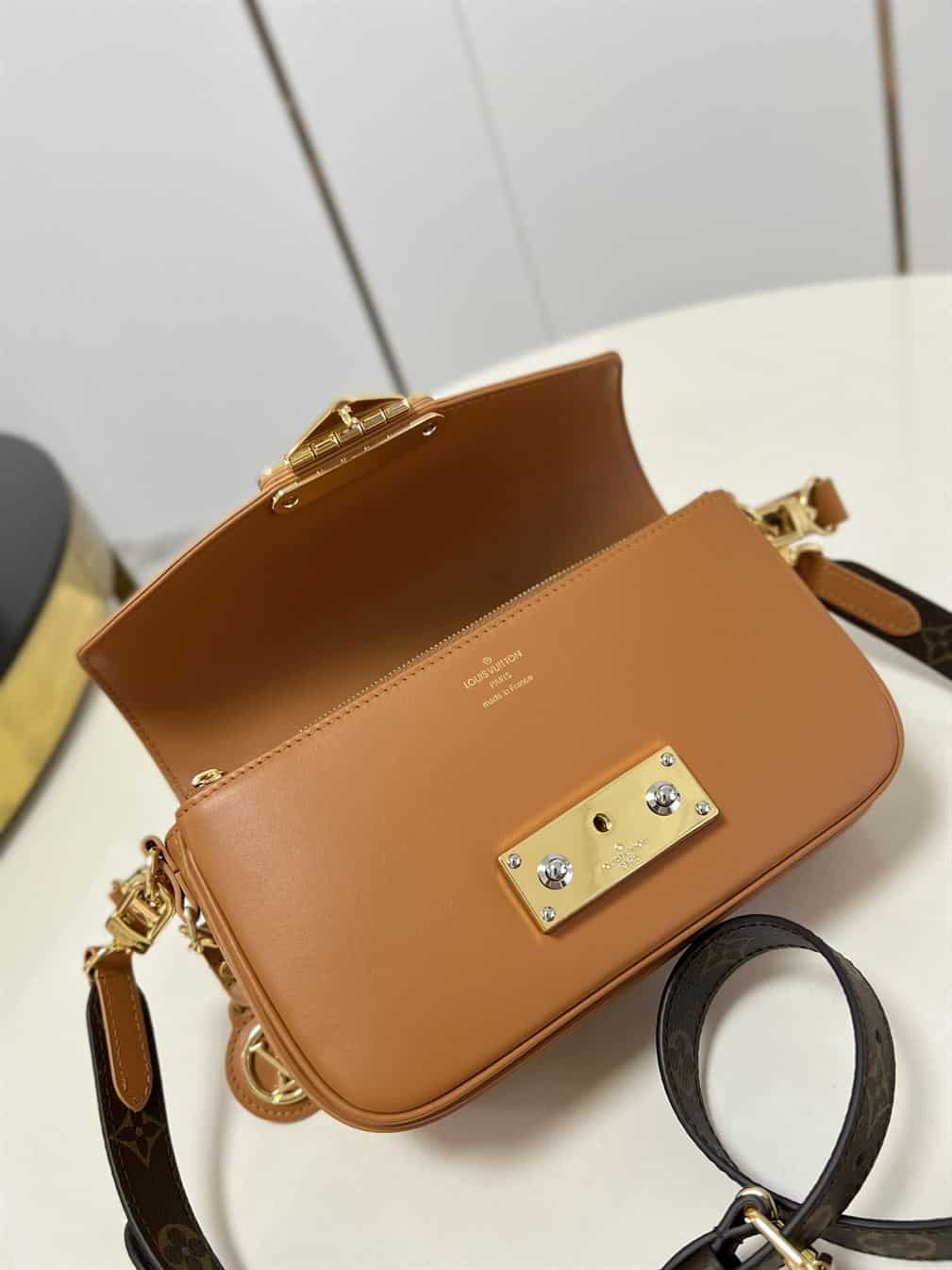 LOUIS VUITTON SWING BAG Brown – LW013