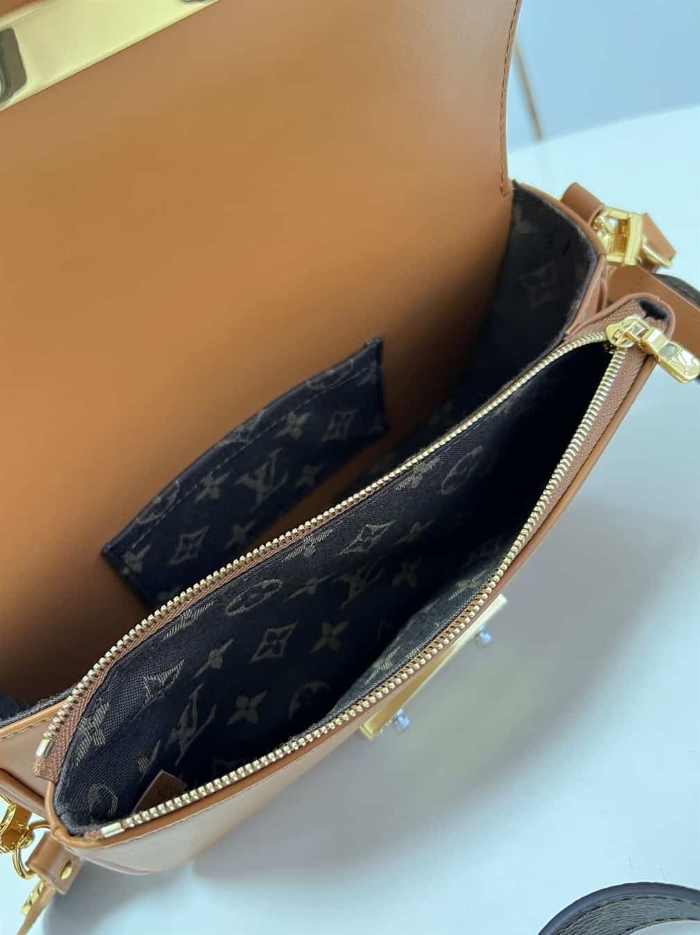LOUIS VUITTON SWING BAG Brown – LW013