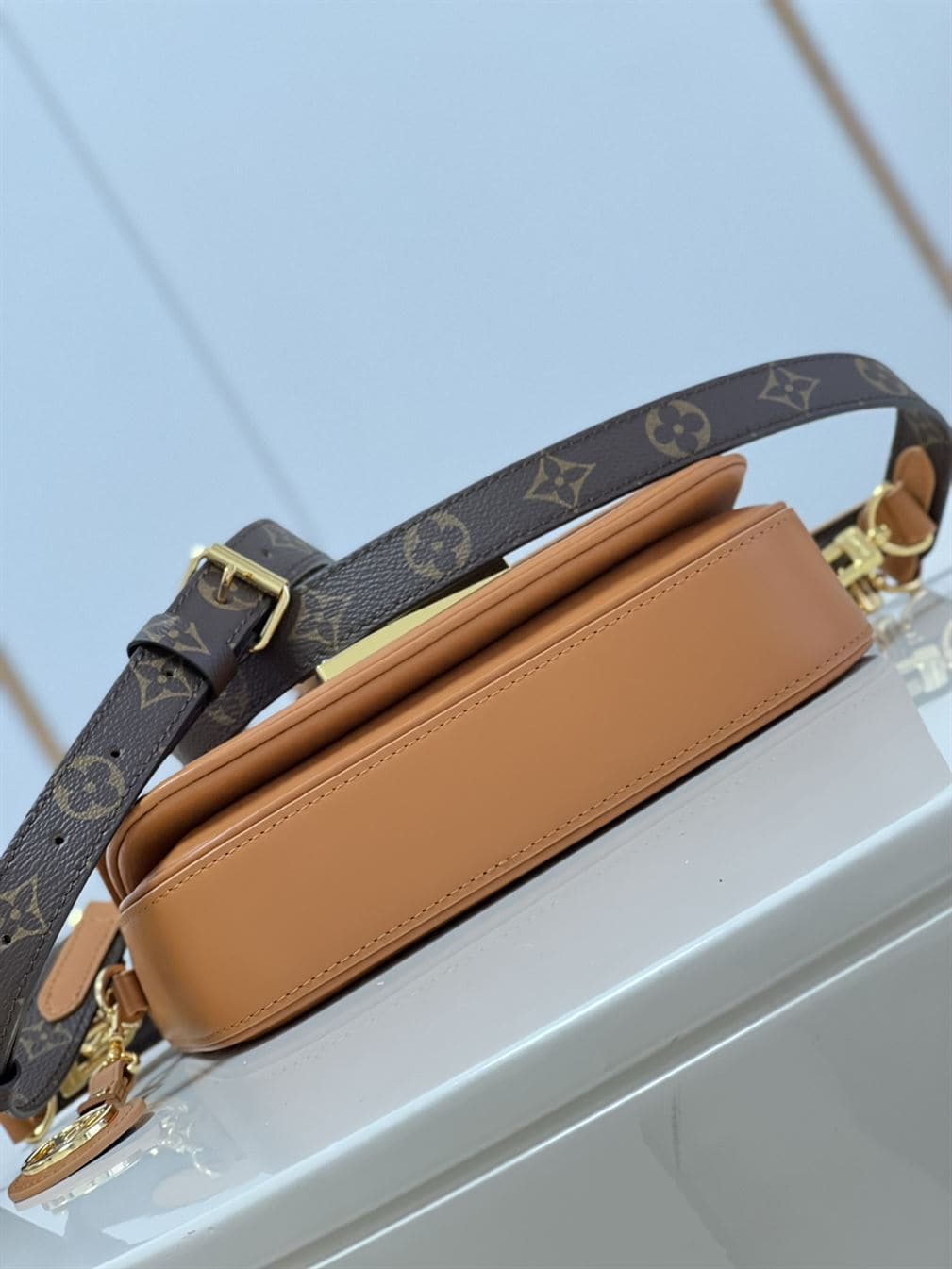 LOUIS VUITTON SWING BAG Brown – LW013
