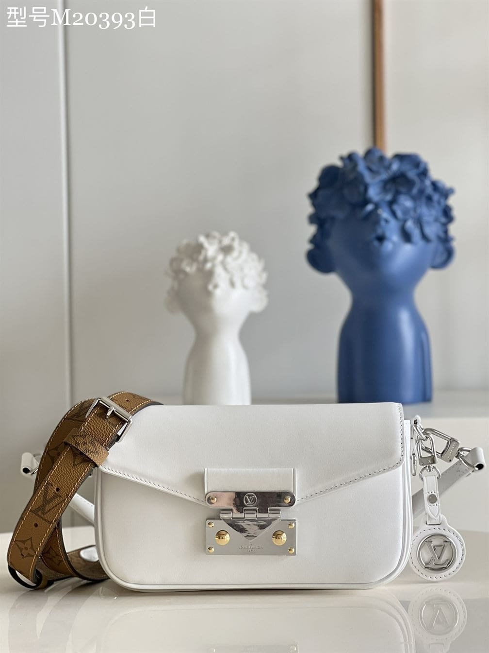LOUIS VUITTON SWING BAG White – LW014