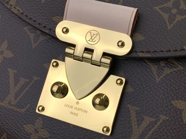 LOUIS VUITTON TILSITT MONOGRAM CANVAS – LW021