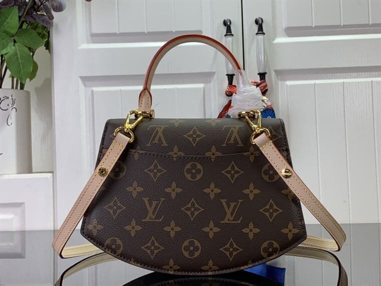LOUIS VUITTON TILSITT MONOGRAM CANVAS – LW021