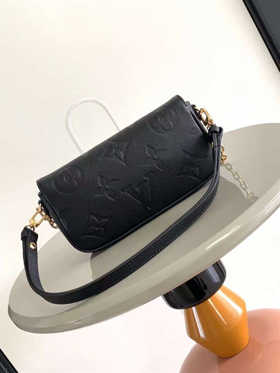 LOUIS VUITTON WALLET ON CHAIN IVY MONOGRAM EMPREINTE LEATHER – LW036