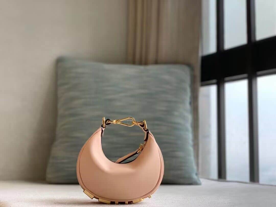 NANO FENDYGRAPHY PINK LEATHER CHARM – F035