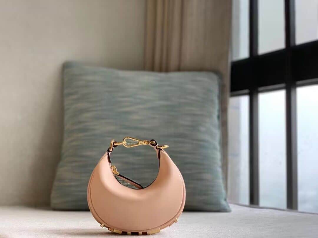 NANO FENDYGRAPHY PINK LEATHER CHARM – F035