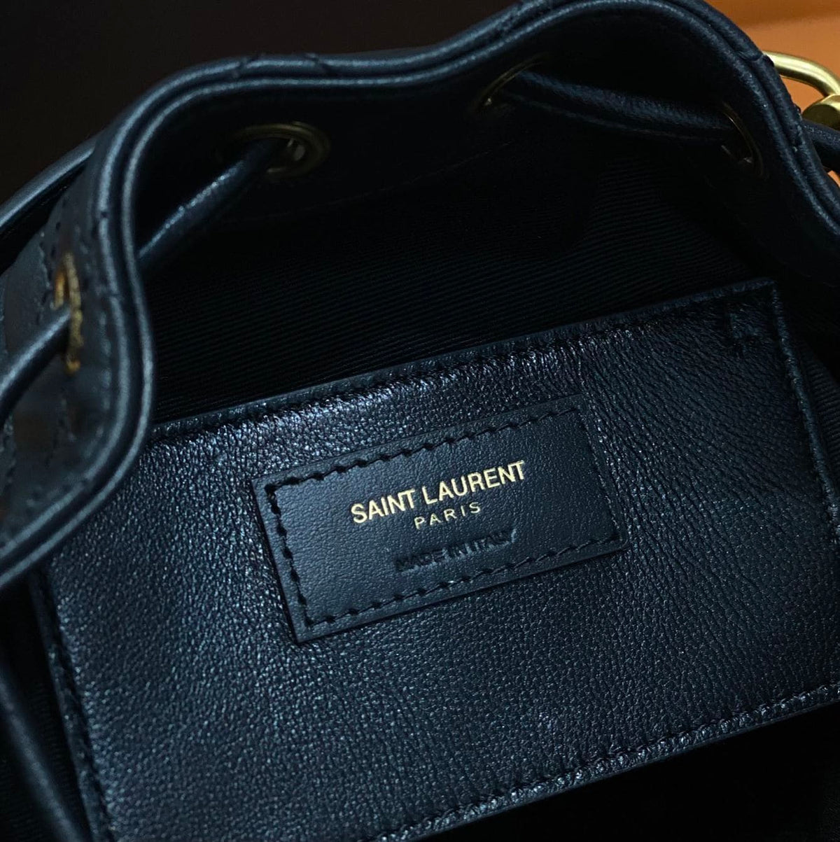 YSL EMMANUELLE SMALL BUCKET BAG IN QUILTED LAMBSKIN – YB043