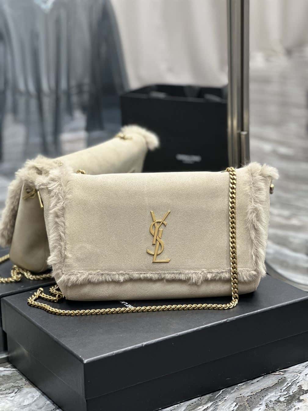 YSL KATE MEDIUM SUPPLE/REVERSIBLE CHAIN BAG IN SUEDE AND SHEARLING – YB046