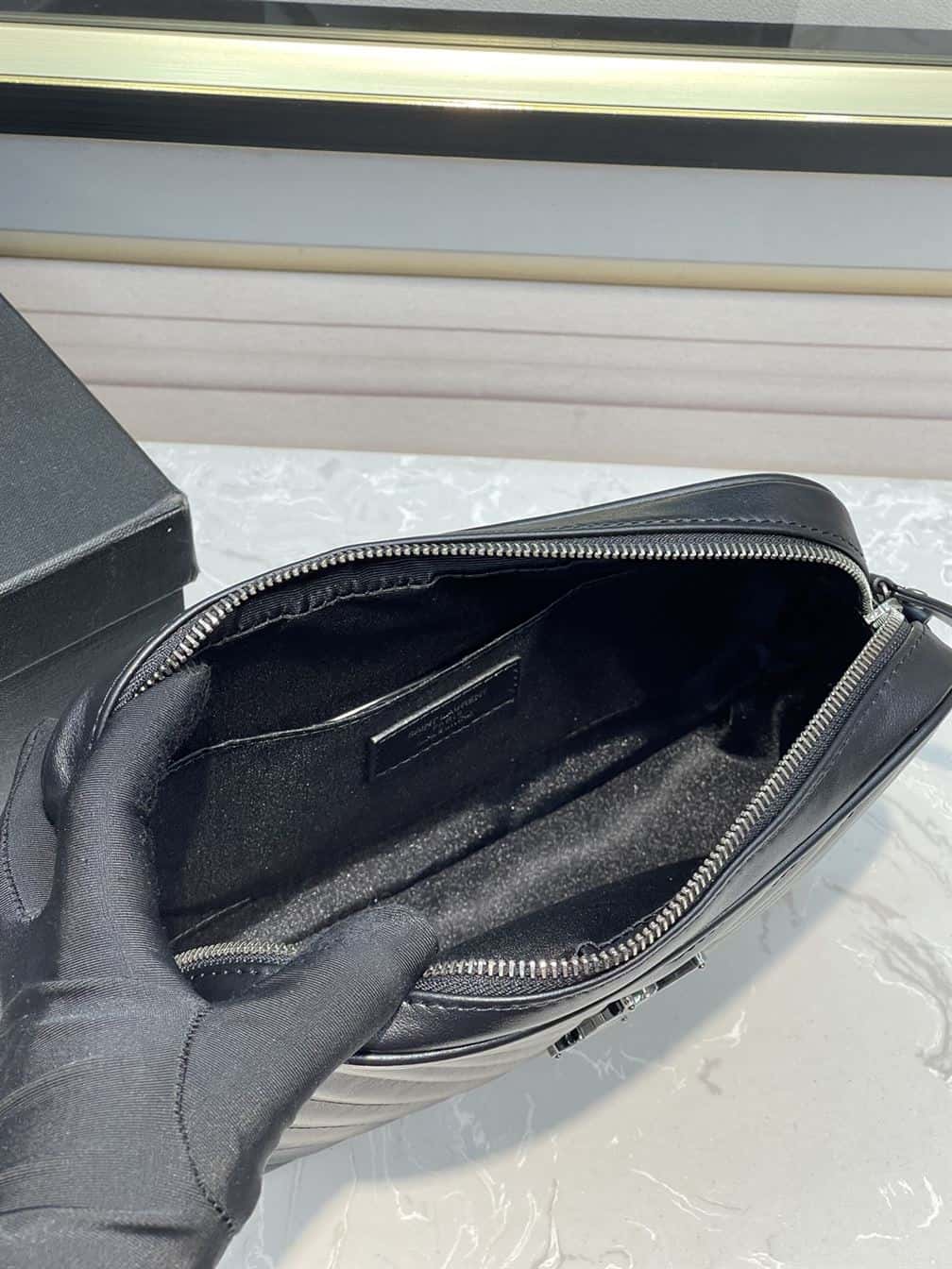 YSL LOU CAMERA BAG IN QUILTED LEATHER – YB049