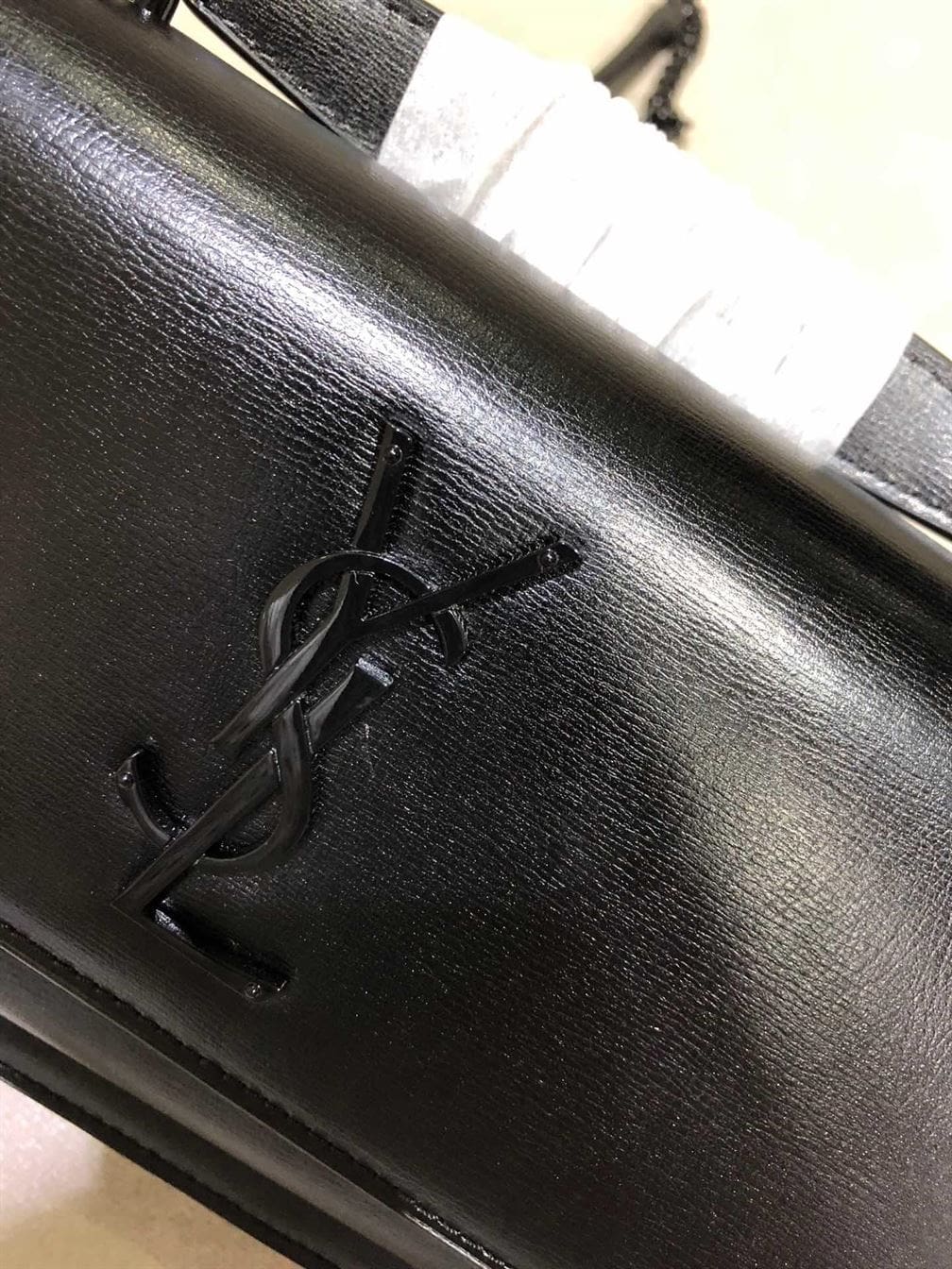 YSL SUNSET CHAIN WALLET IN SMOOTH LEATHER – YB029