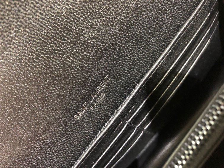 YSL SUNSET CHAIN WALLET IN SMOOTH LEATHER – YB029